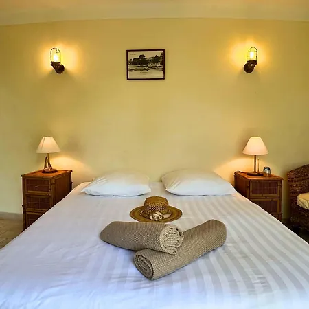 Villa-cypres-la-polynesie-giens * Йер