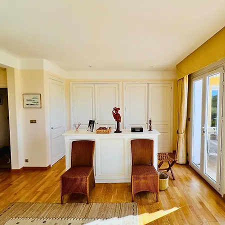 Villa-cypres-la-polynesie-giens Вилла *