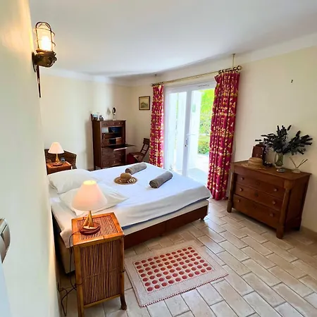 Villa-cypres-la-polynesie-giens * イエール