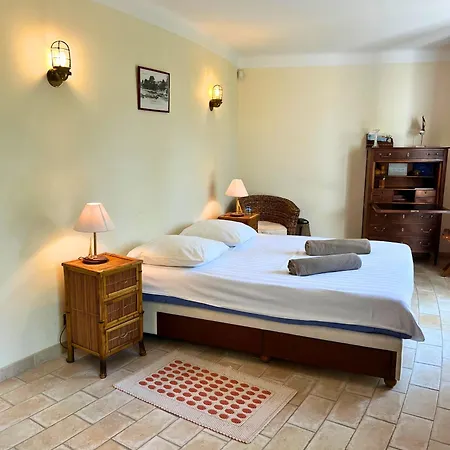 Villa-cypres-la-polynesie-giens ヴィラ