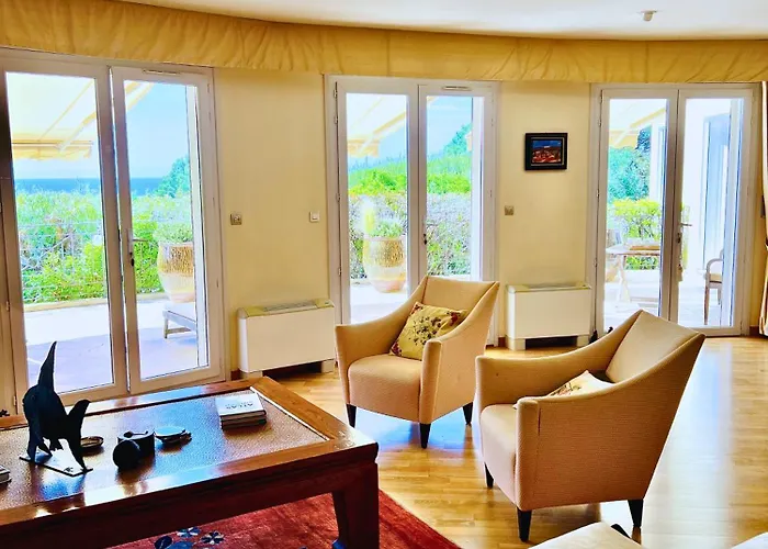 Villa-cypres-la-polynesie-giens 빌라 *