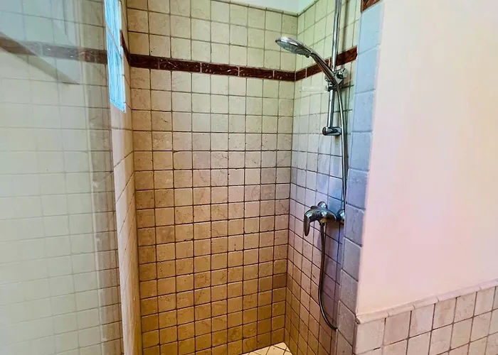 Villa-cypres-la-polynesie-giens 빌라 *