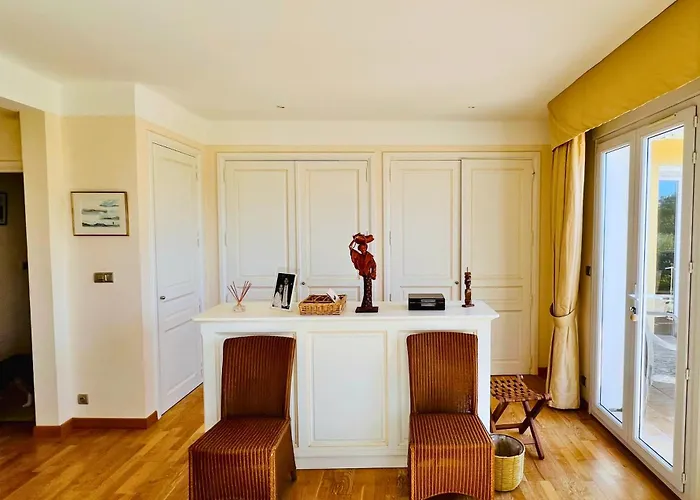 Villa-cyprès-la-polynésie-giens Villa *