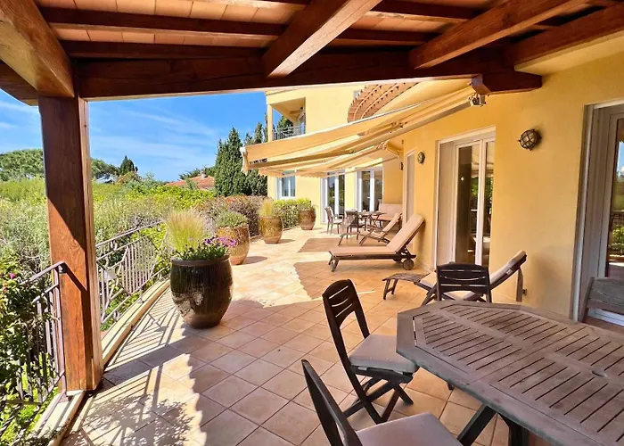 Villa-cypres-la-polynesie-giens 빌라 히에레