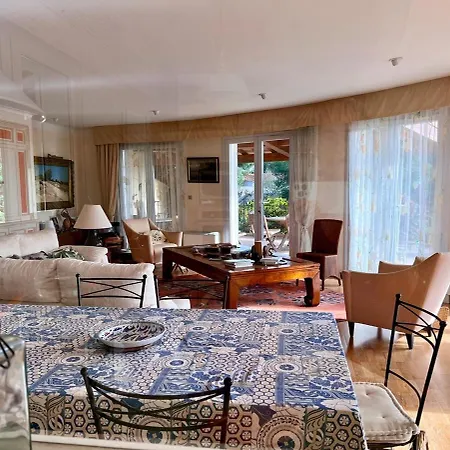 Villa Villa-cypres-la-polynesie-giens